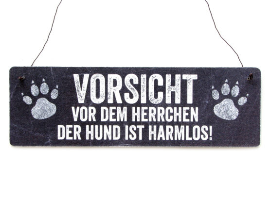 Holzschild "Vorsicht vor dem Herrchen"